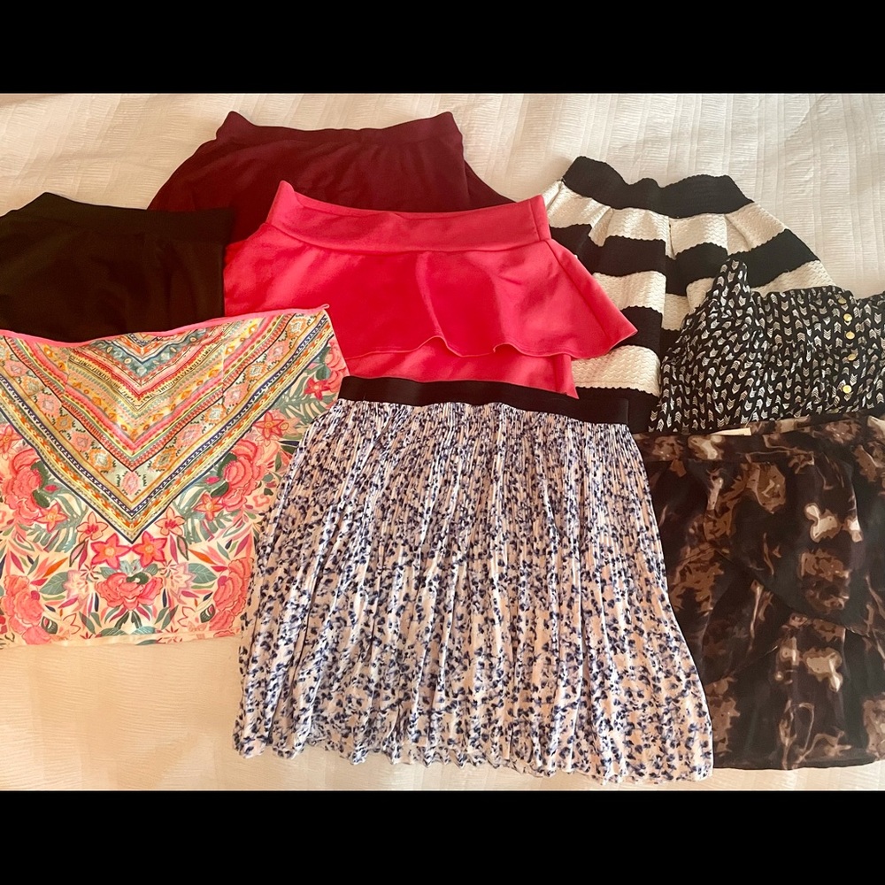 Lot of 8 mini skirts / skater skirts